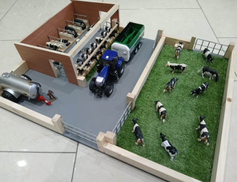 GF Farm Models 006 - Livestock Shed and Field 1:32 Scale